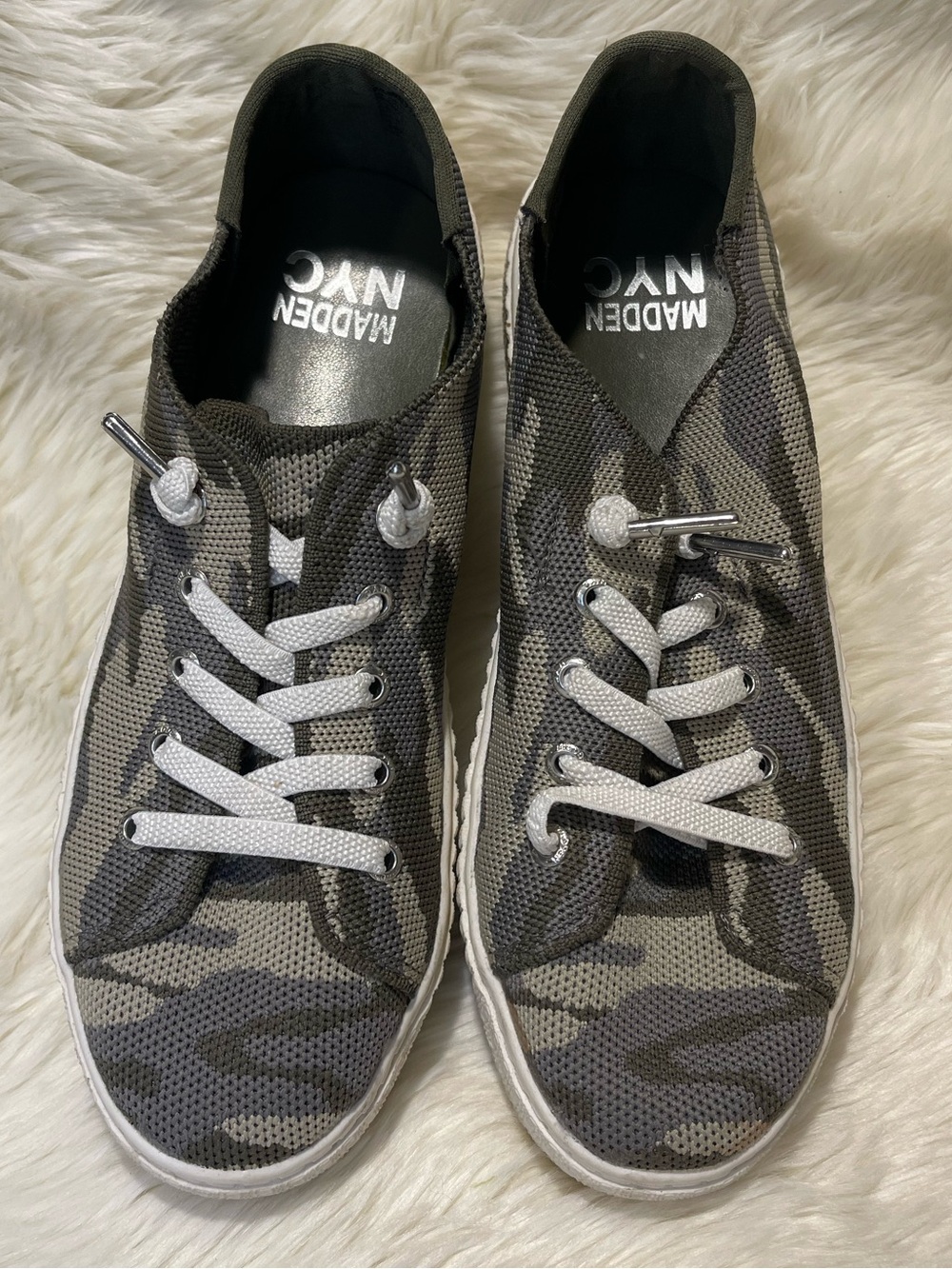 Womens Camo Slip-On Sneakers - Gray/Black